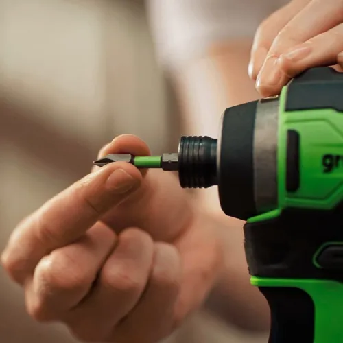 Набор бит, торцевых головок и адаптеров в кейсе Greenworks 2944207 (40 шт.) — детальное фото